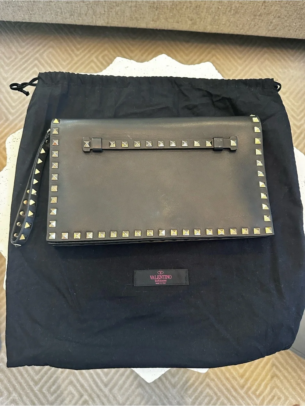 Valentino Garavani Nappa Rockstud Braclet Clutch